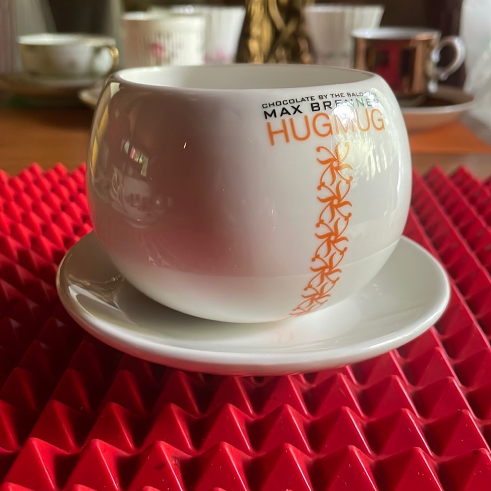 VINTAGE HUG MUG